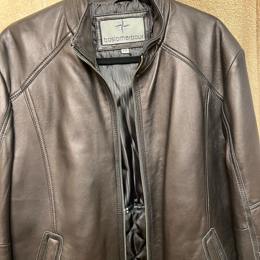 Men’s leather jacket size large